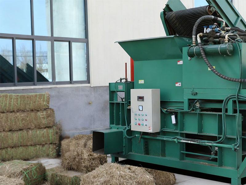Straw Baler Machine