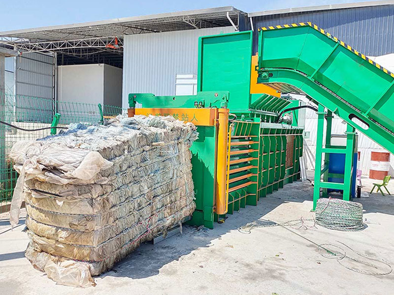 Horizontal Plastic Baler Machine