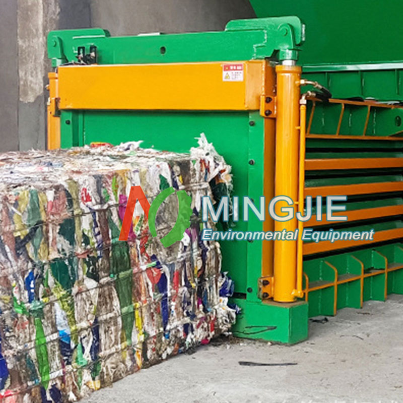 Lift-Door Horizontal Baler Machine