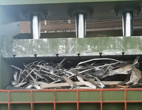 Vertical Metal Recycling Baler